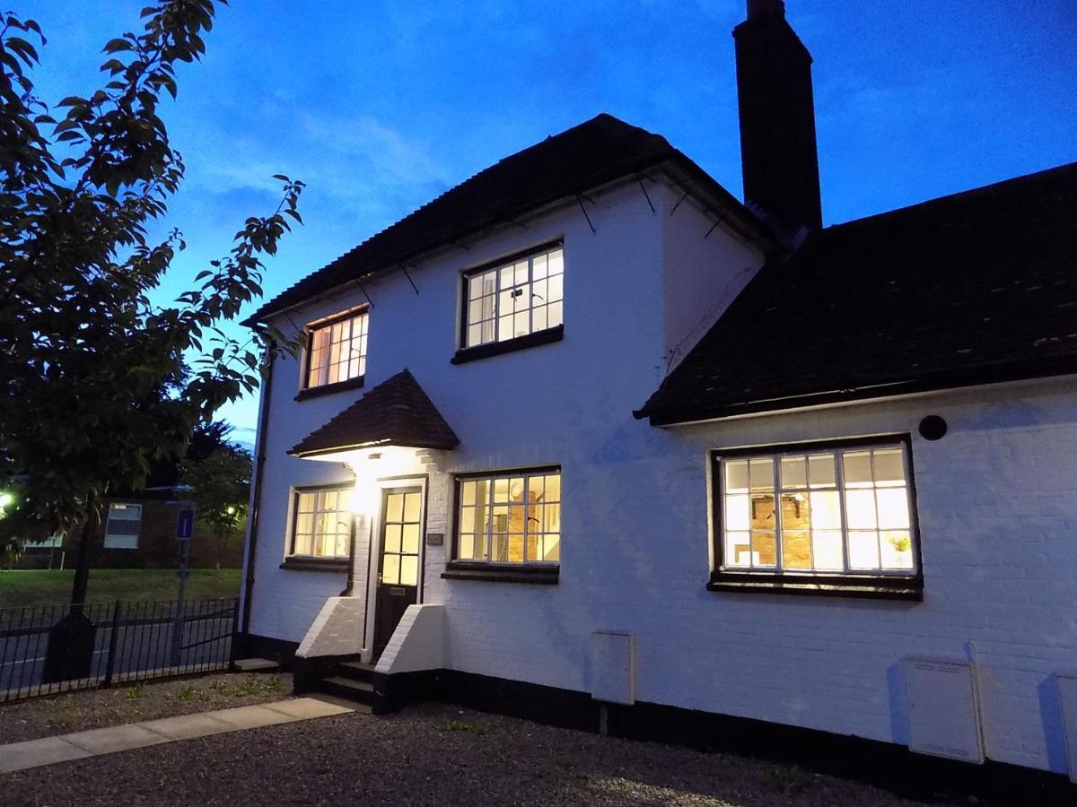 Double Award Winning 1700'S Grd 2 Listed Cottage Near Stonehenge Amesbury Esterno foto