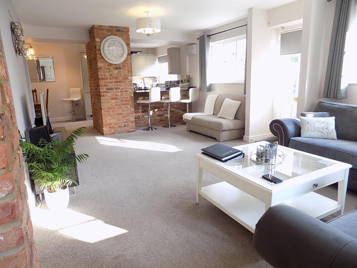 Double Award Winning 1700'S Grd 2 Listed Cottage Near Stonehenge Amesbury Esterno foto