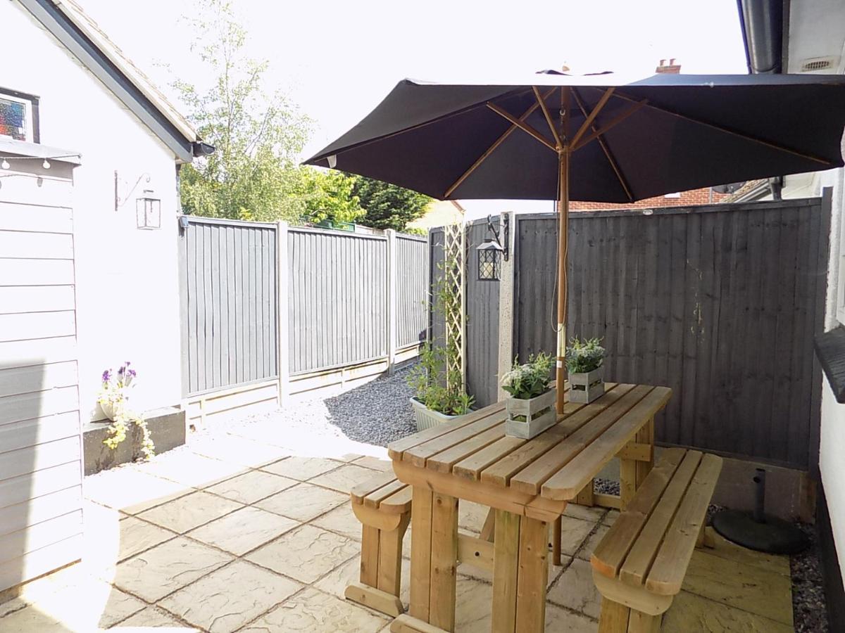 Double Award Winning 1700'S Grd 2 Listed Cottage Near Stonehenge Amesbury Esterno foto