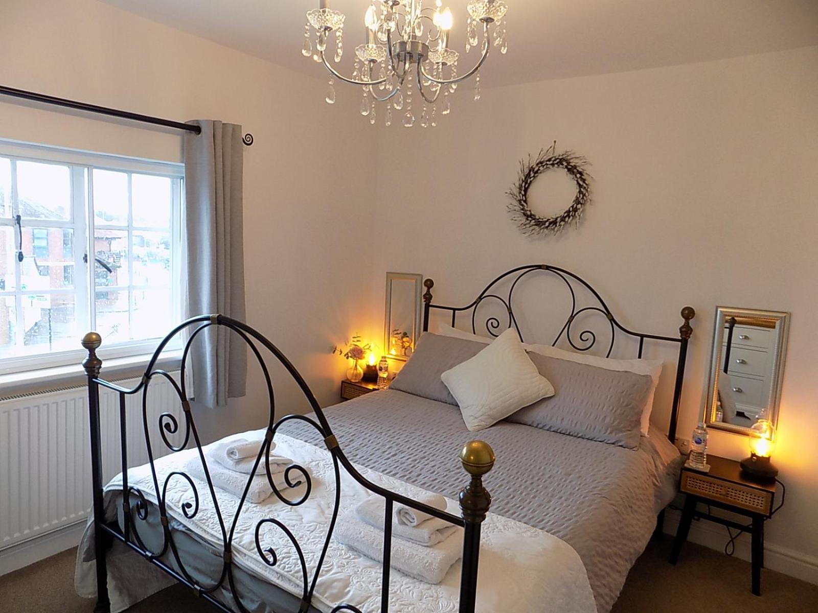 Double Award Winning 1700'S Grd 2 Listed Cottage Near Stonehenge Amesbury Esterno foto